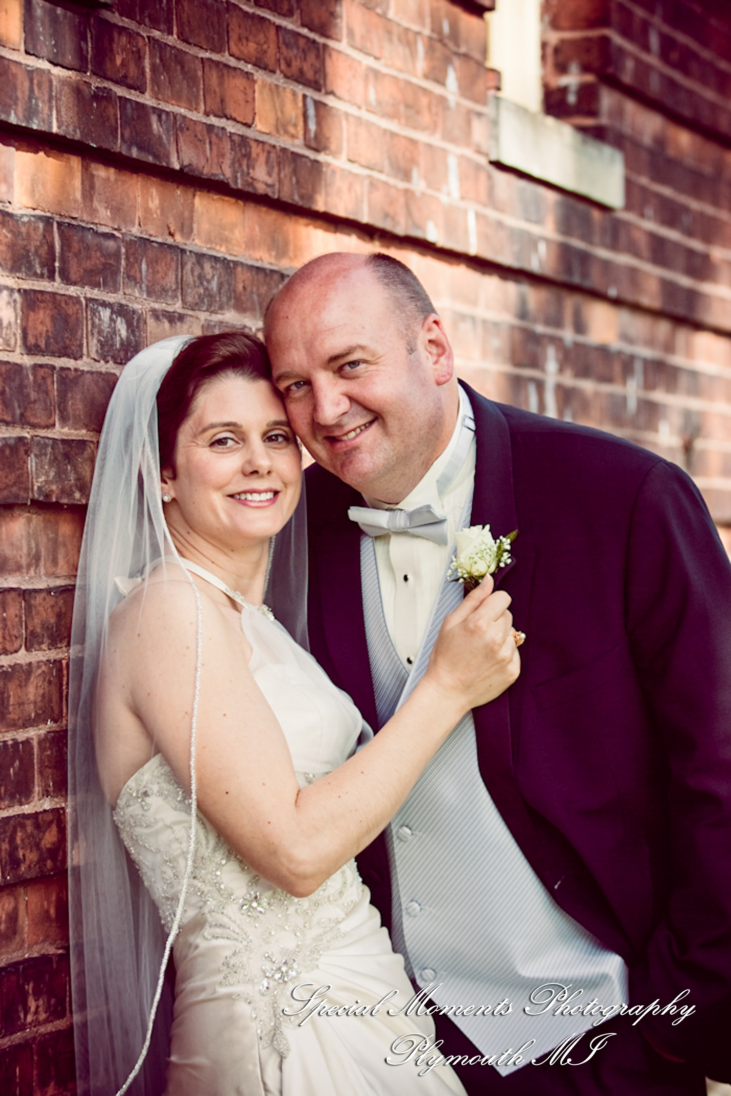 Lisa & Jeffrey at Montague Inn Saginaw MI wedding photography