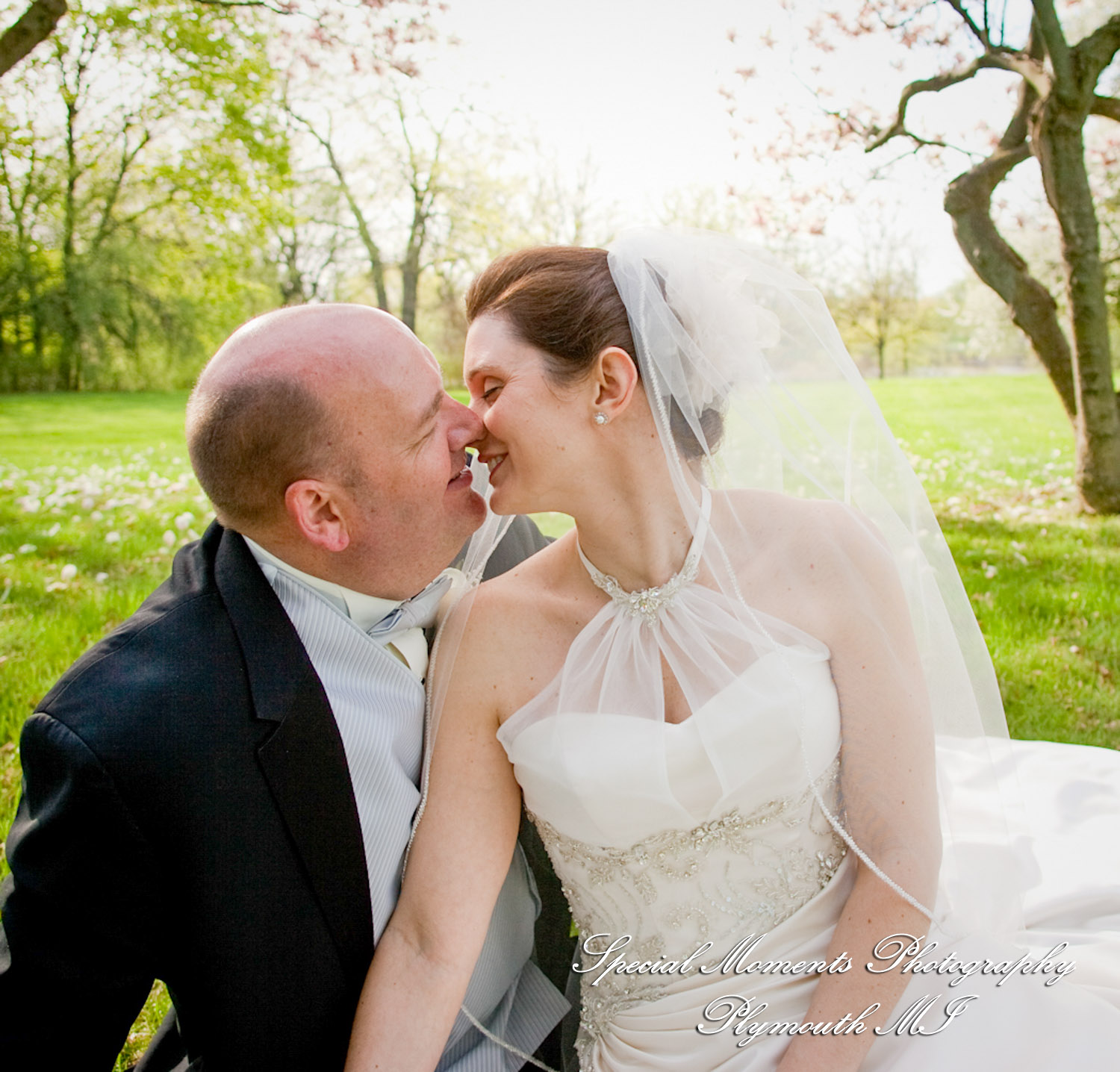 Lisa & Jeffrey at Montague Inn Saginaw MI wedding photography