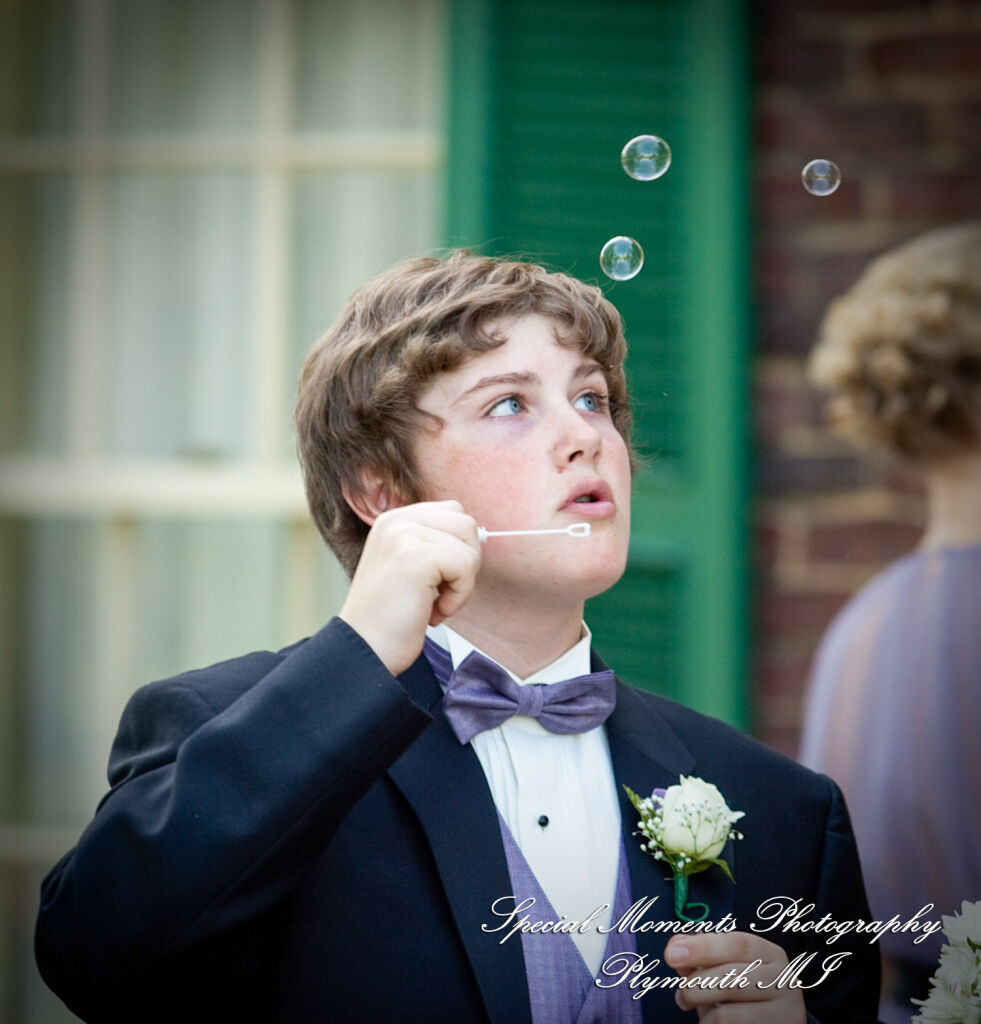 Lisa & Jeffrey at Montague Inn Saginaw MI wedding photography