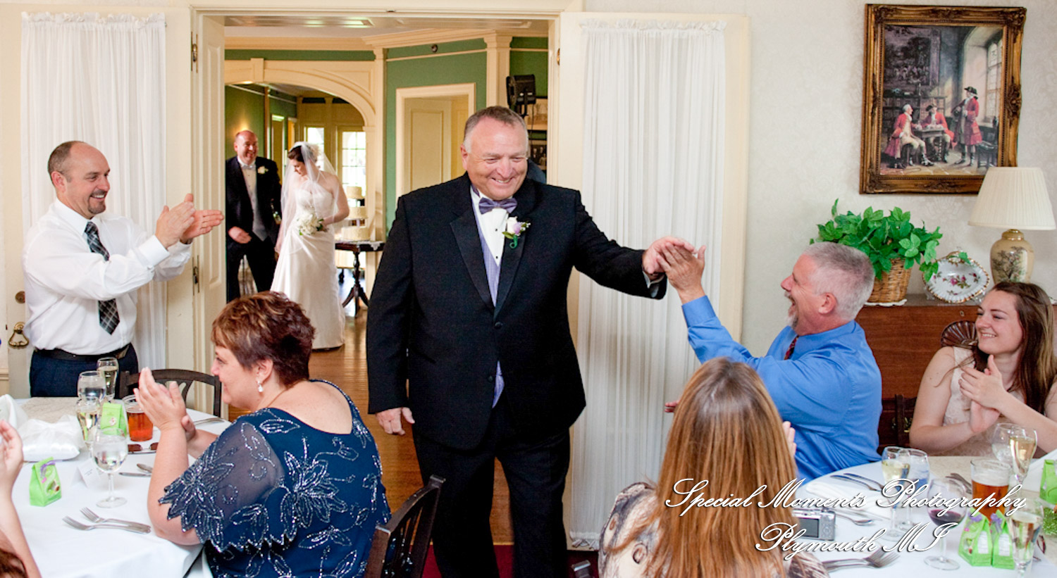 Lisa & Jeffrey at Montague Inn Saginaw MI wedding photography