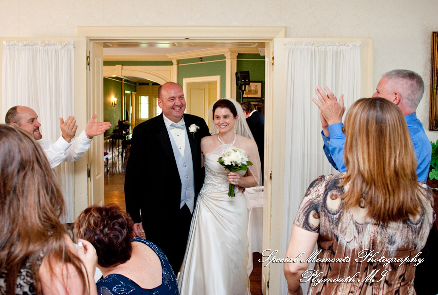 Lisa & Jeffrey at Montague Inn Saginaw MI wedding photography