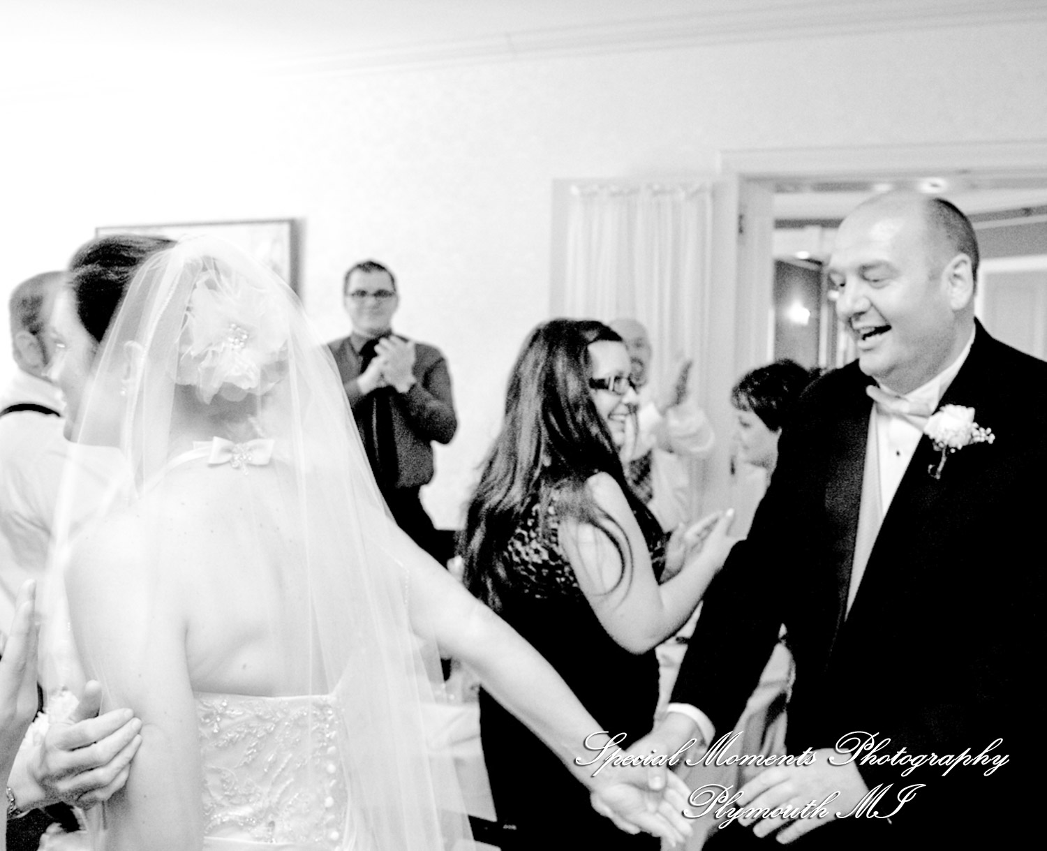 Lisa & Jeffrey at Montague Inn Saginaw MI wedding photography