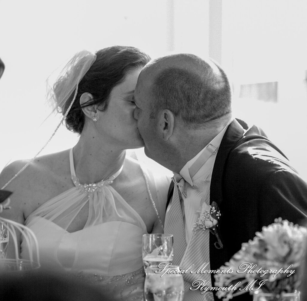 Lisa & Jeffrey at Montague Inn Saginaw MI wedding photography