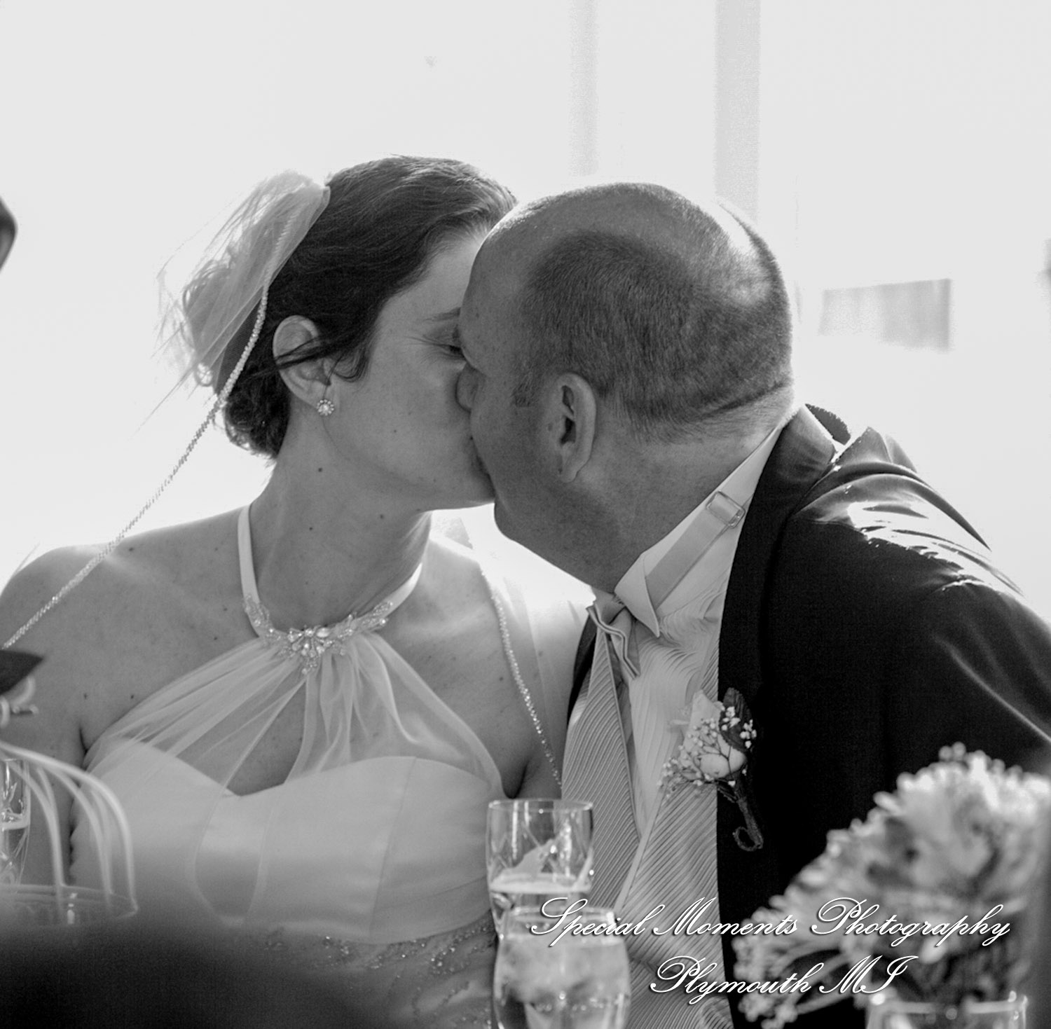 Lisa & Jeffrey at Montague Inn Saginaw MI wedding photography