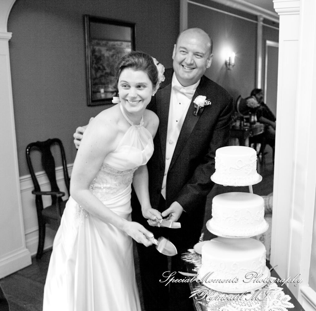 Lisa & Jeffrey at Montague Inn Saginaw MI wedding photography