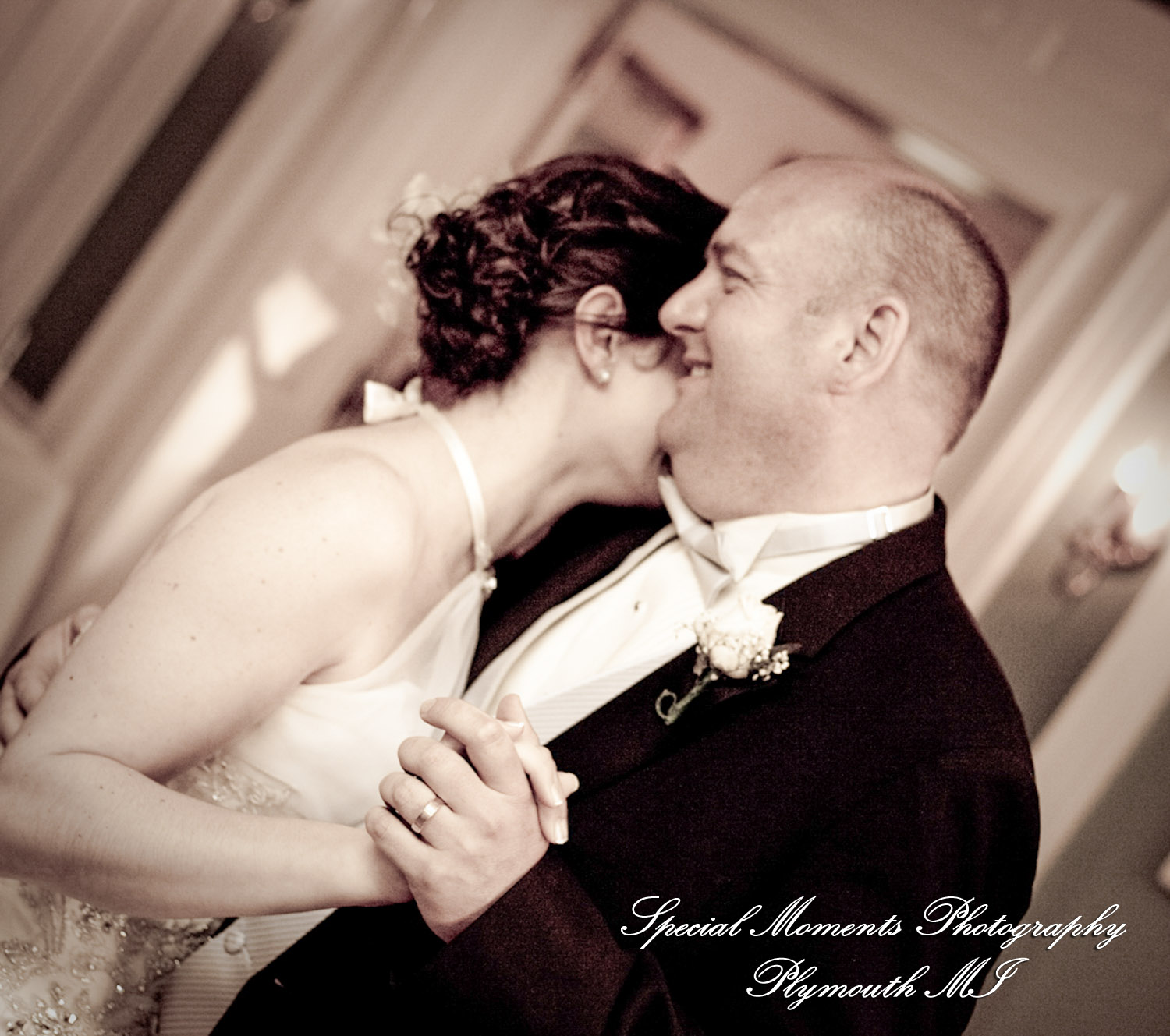 Lisa & Jeffrey at Montague Inn Saginaw MI wedding photography
