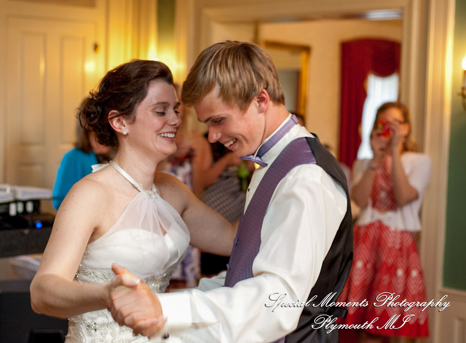 Lisa & Jeffrey at Montague Inn Saginaw MI wedding photography