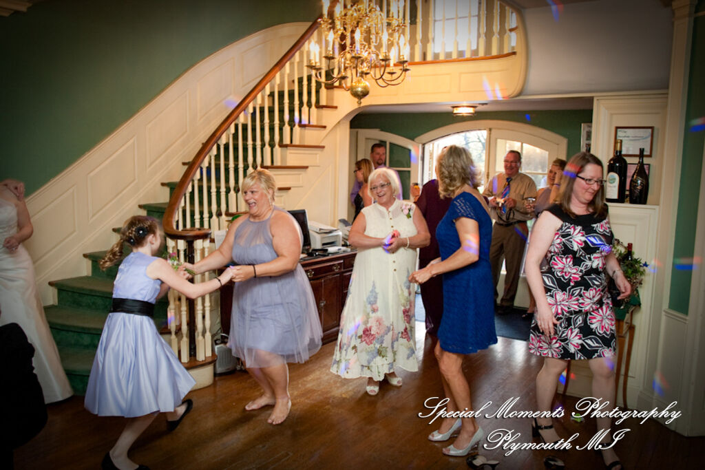 Lisa & Jeffrey at Montague Inn Saginaw MI wedding photography