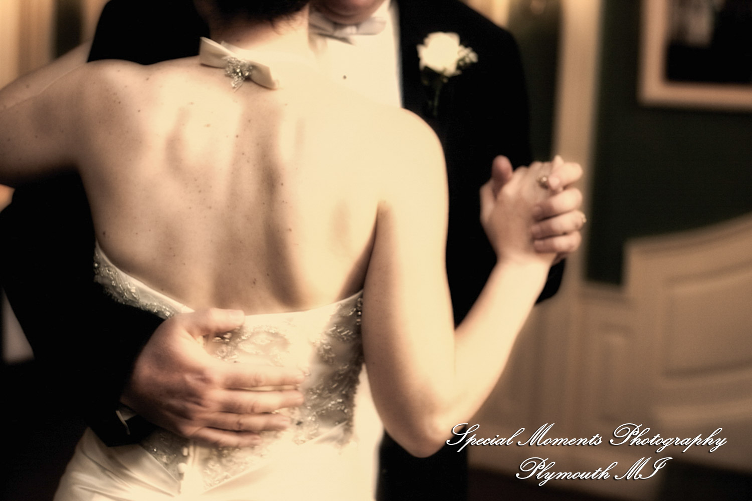 Lisa & Jeffrey at Montague Inn Saginaw MI wedding photography