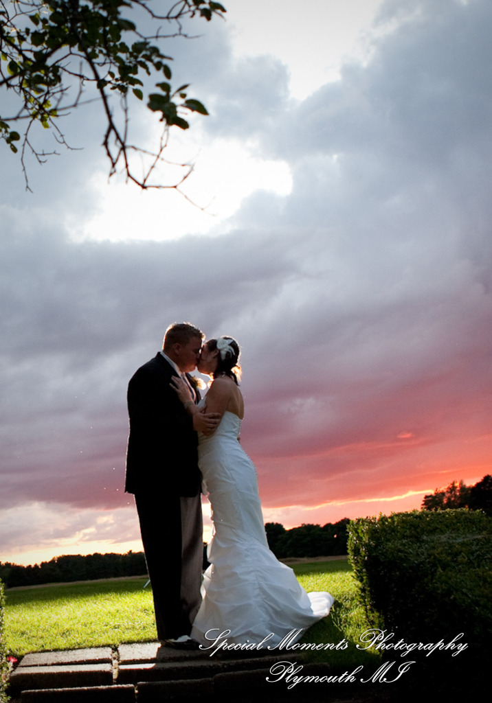 Crystal & Derek at Indianwood Golf & Country Club Lake Orion MI wedding photography