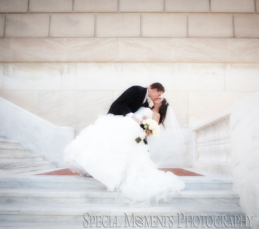 Holy Redeemer Detroit MI wedding photograph