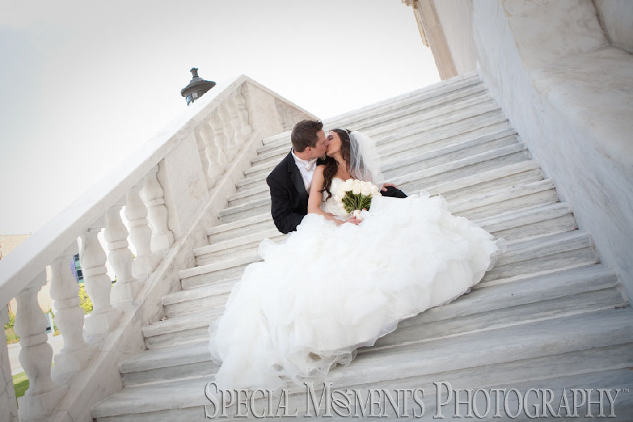 Holy Redeemer Detroit MI wedding photograph