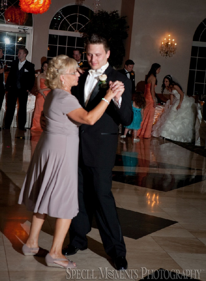 Italian American Club Livonia MI wedding photograph