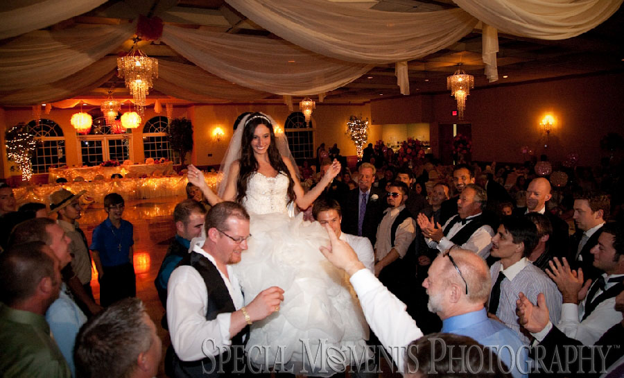 Holy Redeemer Detroit MI wedding photograph