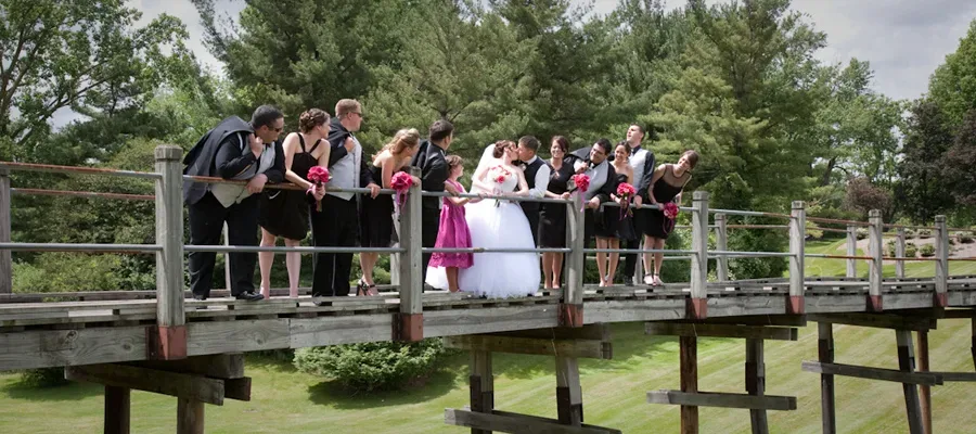Plum Hollow Golf Club Southfield MI wedding photograph