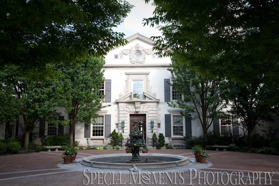 Grosse Pointe War Memorial Grosse Pointe Farms MI wedding photograph