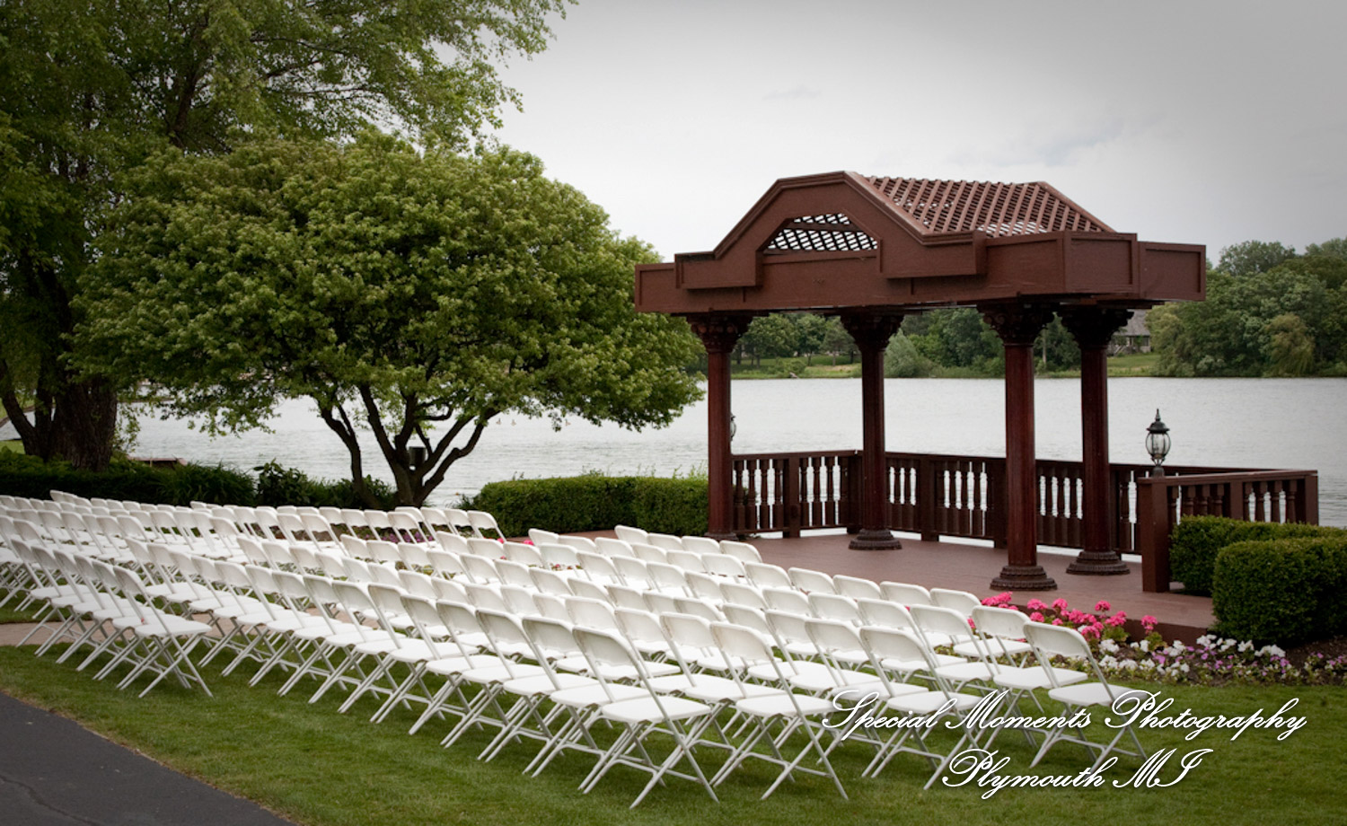Bay Pointe Golf Club West Bloomfield MI wedding photograph