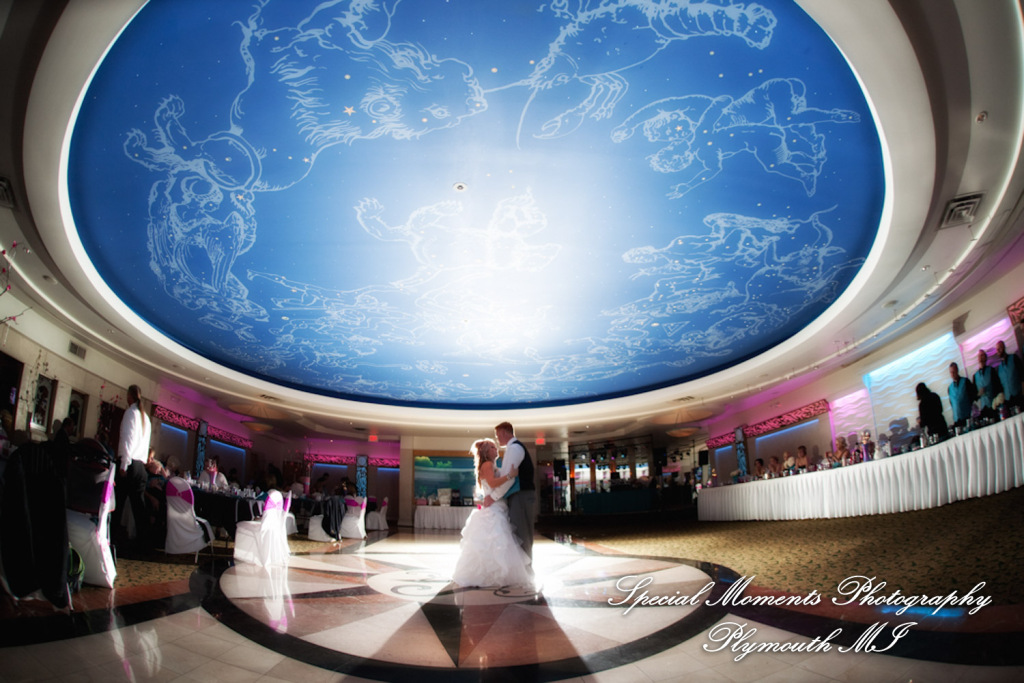 Taryn & Kevin at Arnaldo's Banquet Center Riverview MI wedding photograph