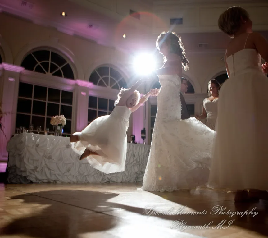 Cherry Creek Golf Club Shelby Twp. MI wedding photograph
