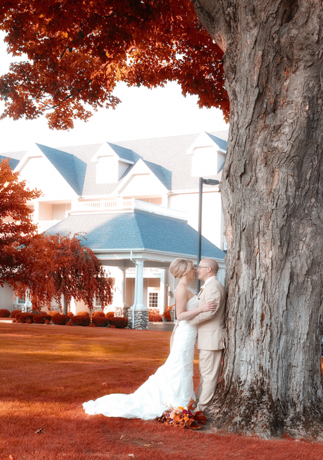Bay Pointe Inn Lake Pavilion Shelbyville MI wedding photograph
