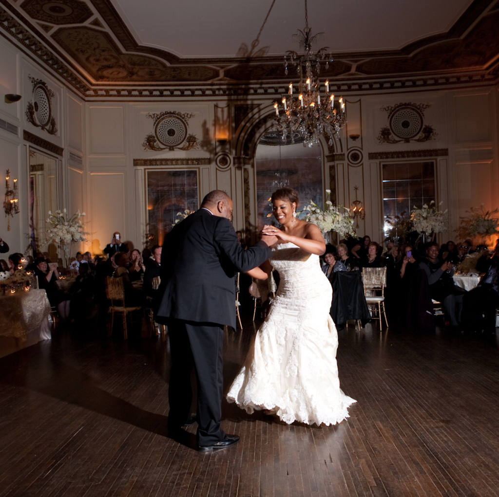 Monique & James at Colony Club Detroit MI wedding photograph