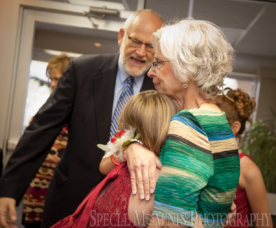 Plymouth Church of Christ Plymouth MI wedding photograph