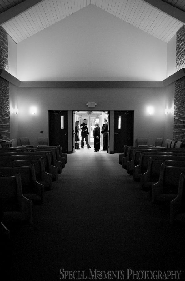 Plymouth Church of Christ Plymouth MI wedding photograph