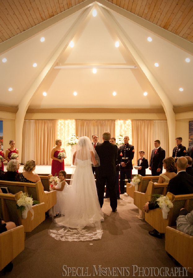 Plymouth Church of Christ Plymouth MI wedding photograph