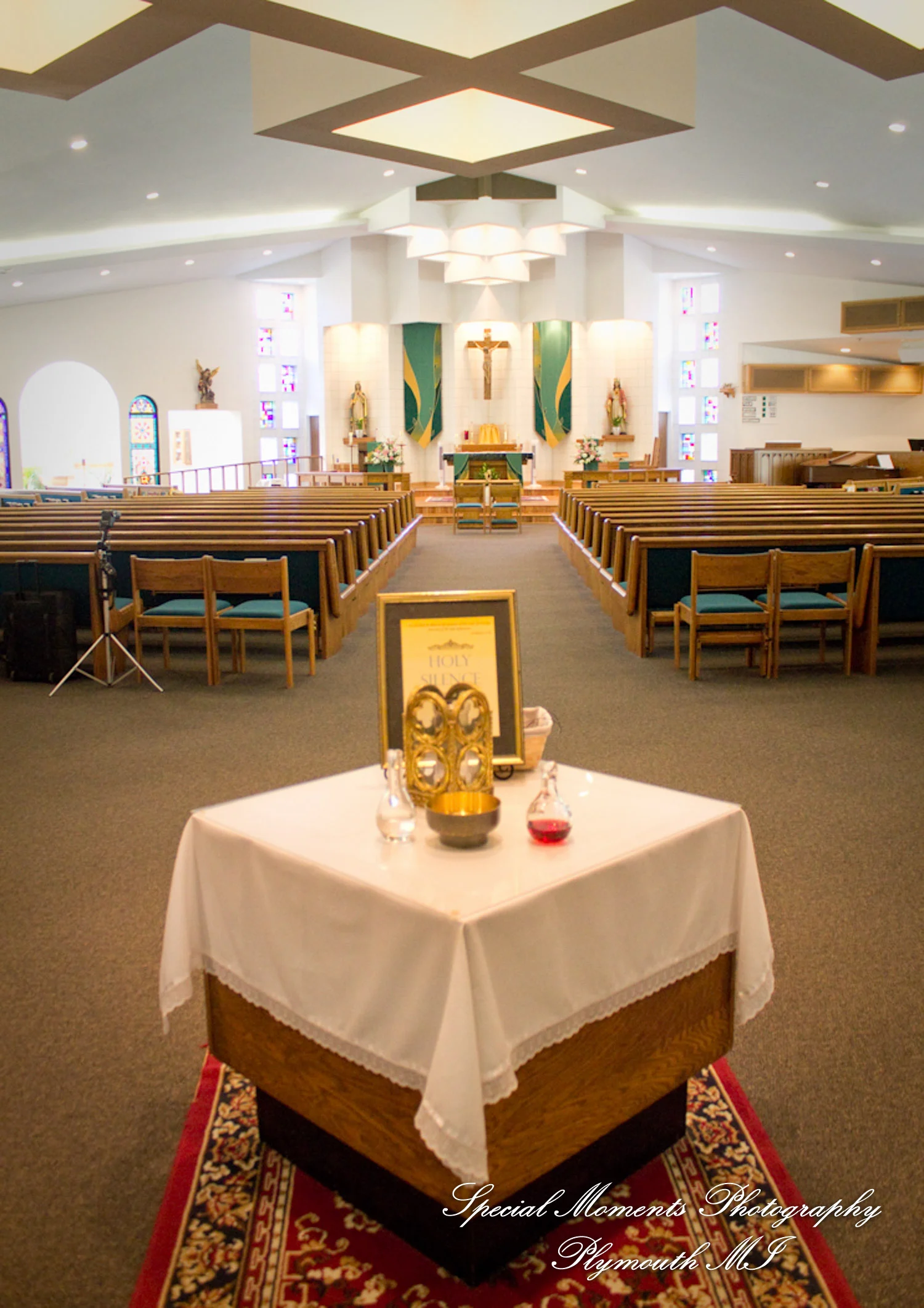 Holy Spirit Roman Catholic Brighton MI wedding photograph