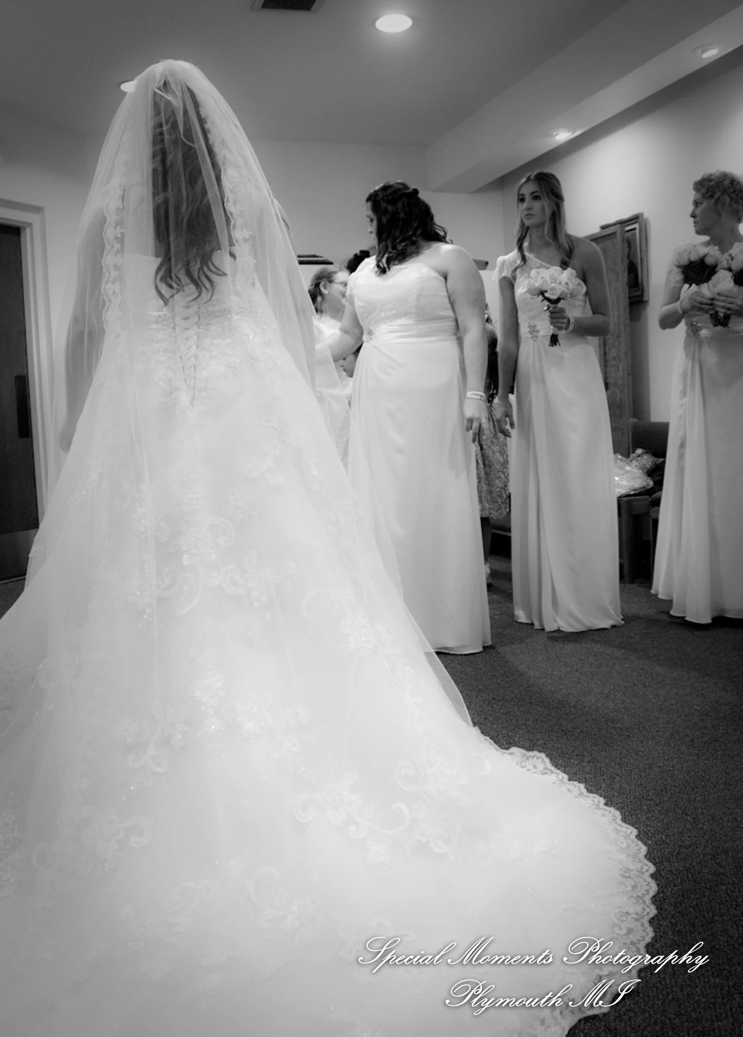 Holy Spirit Roman Catholic Brighton MI wedding photograph