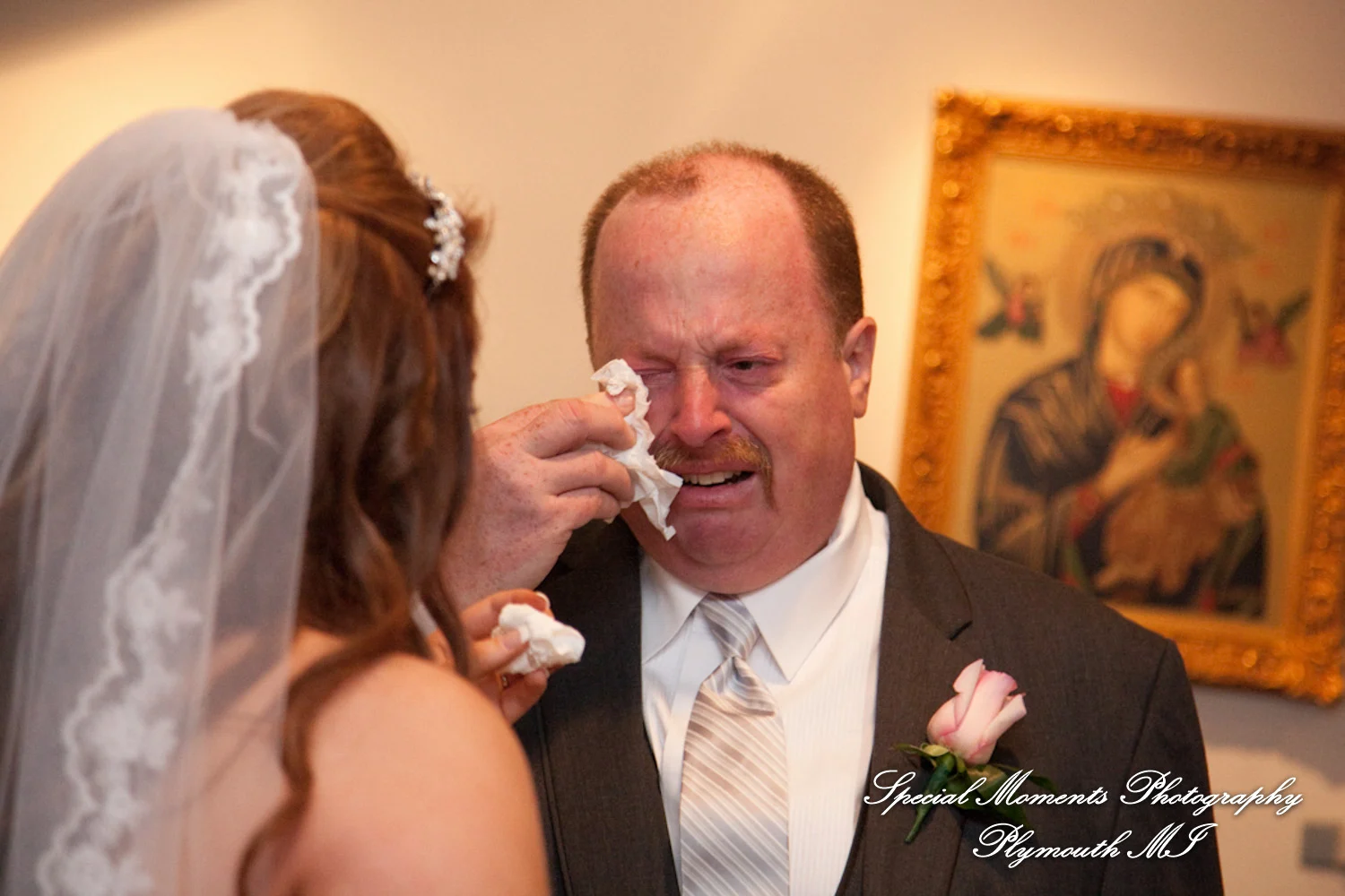 Holy Spirit Roman Catholic Brighton MI wedding photograph