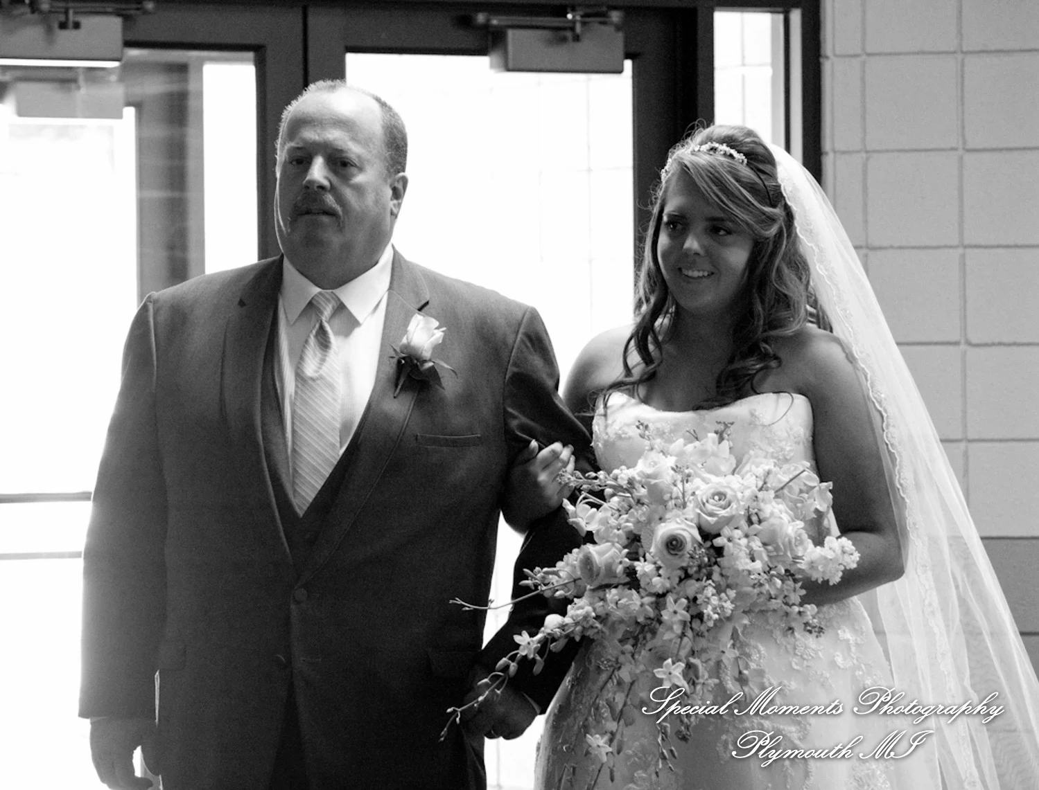 Holy Spirit Roman Catholic Brighton MI wedding photograph