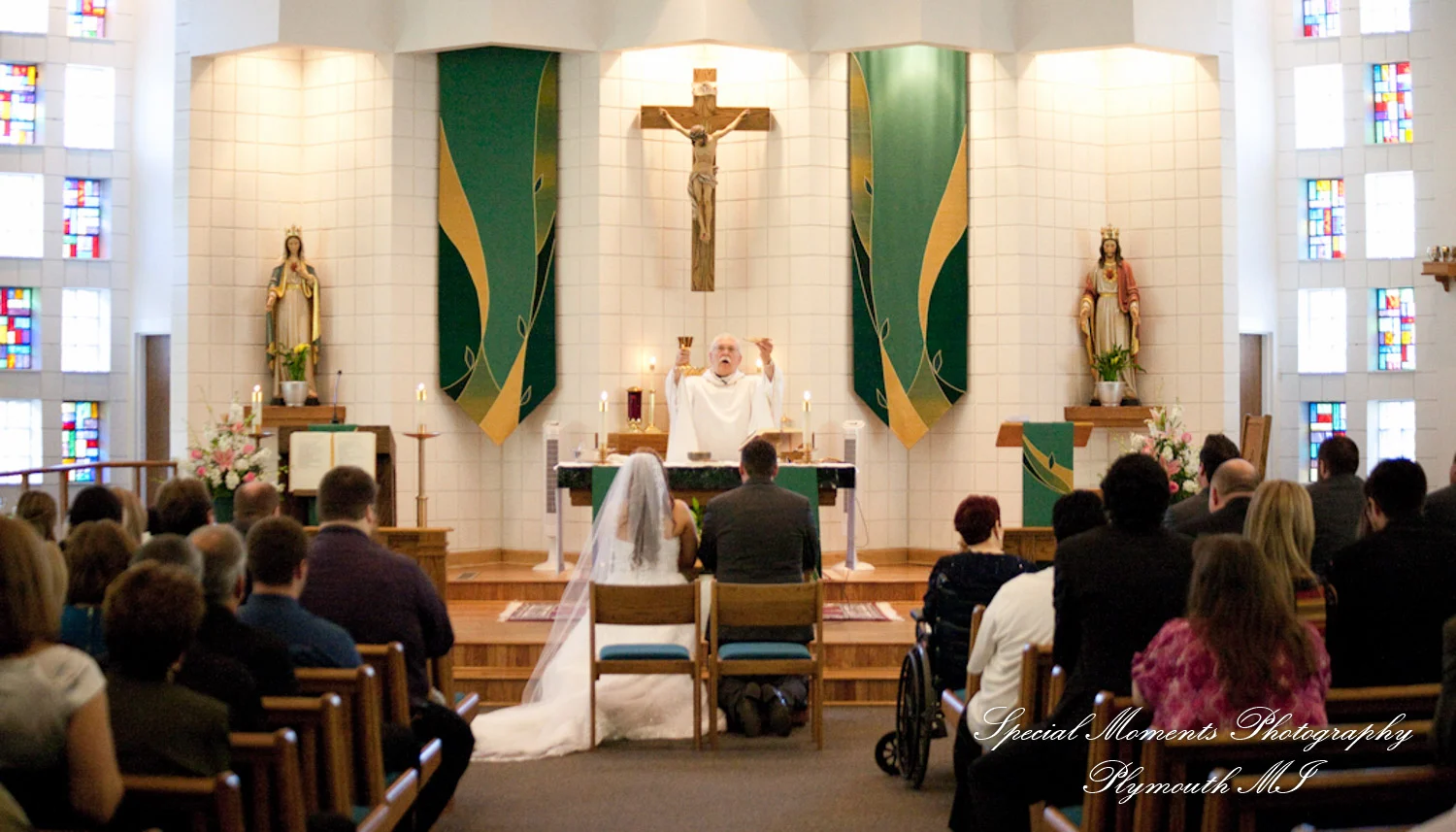 Holy Spirit Roman Catholic Brighton MI wedding photograph