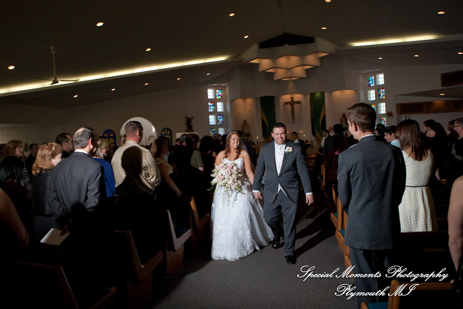 Holy Spirit Roman Catholic Brighton MI wedding photograph