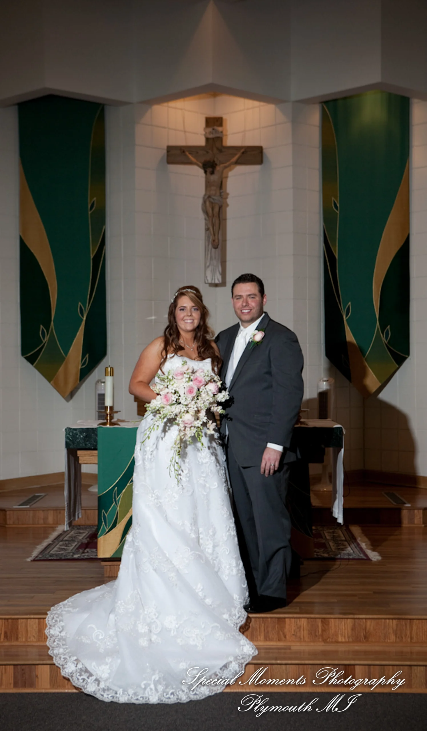 Holy Spirit Roman Catholic Brighton MI wedding photograph