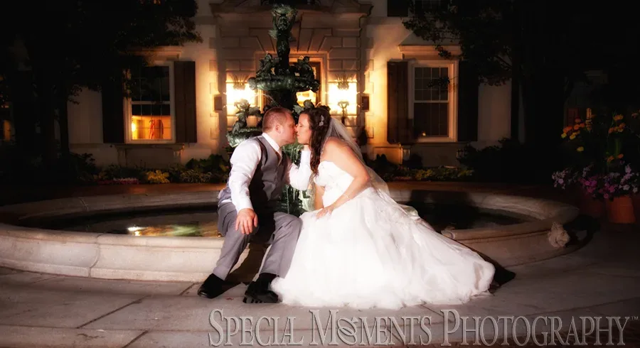 Grosse Pointe War Memorial - Grosse Pointe Farms wedding photography