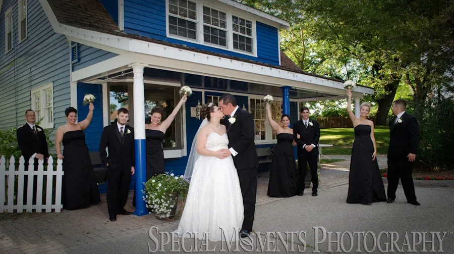 Kings Court Castle Lake Orion wedding photography