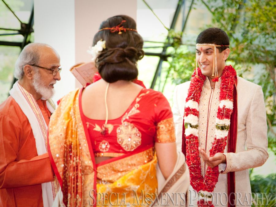 Westin Atrium Southfield MI Hindu wedding photograph