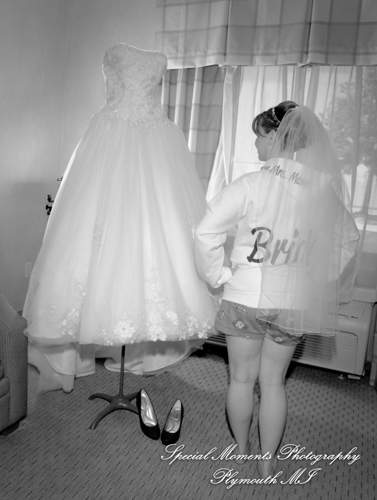 Katherine & Justin at Shelby Banquet Center Shelby Twp MI wedding photograph