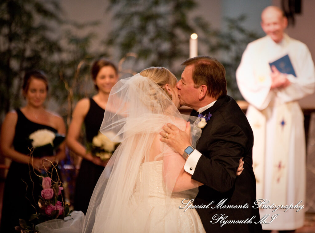 Charlotte & Andrew at Cross of Christ Lutheran Church Bloomfield Hills MI wedding photography