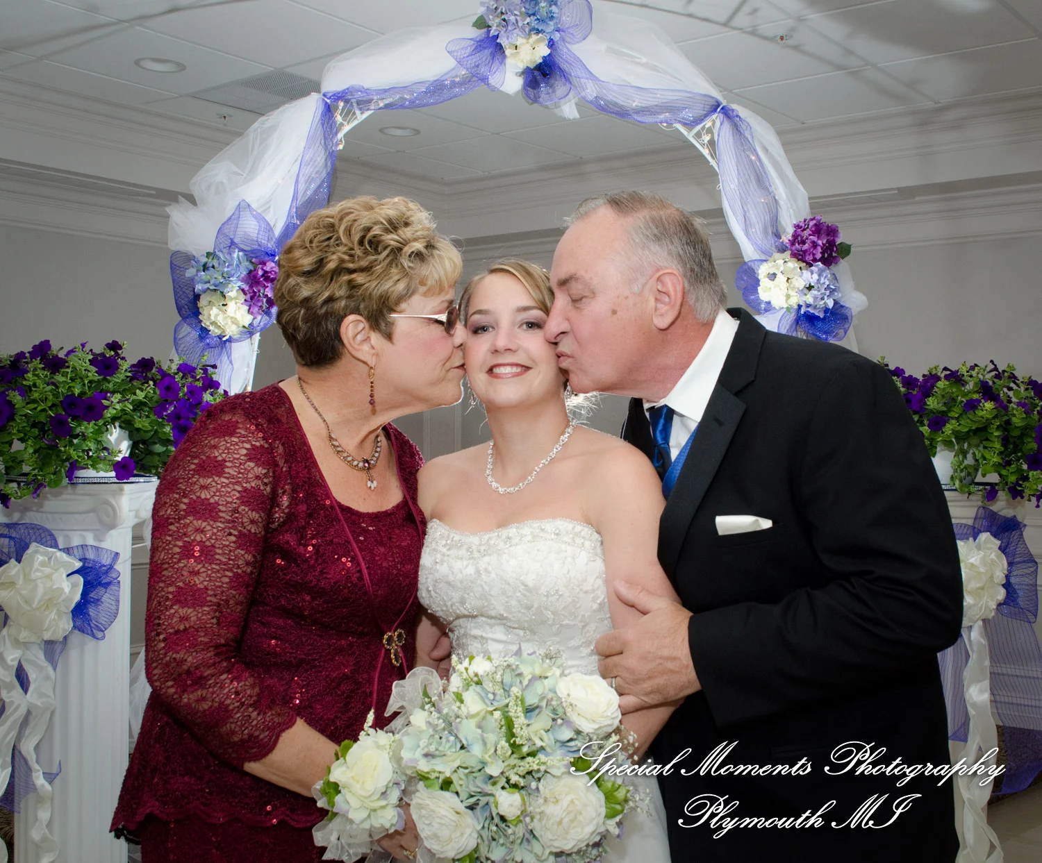 Shelby Gardens Shelby Twp MI wedding photograph
