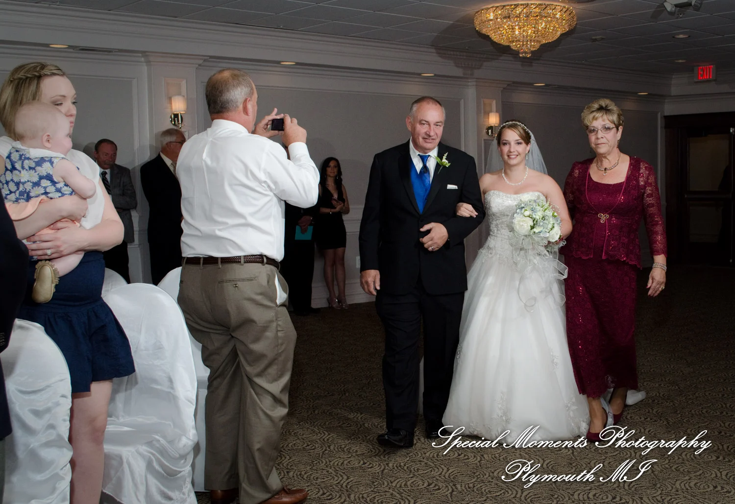 Shelby Gardens Shelby Twp MI wedding photograph