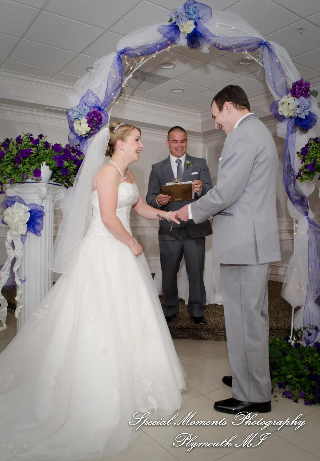 Shelby Gardens Shelby Twp MI wedding photograph