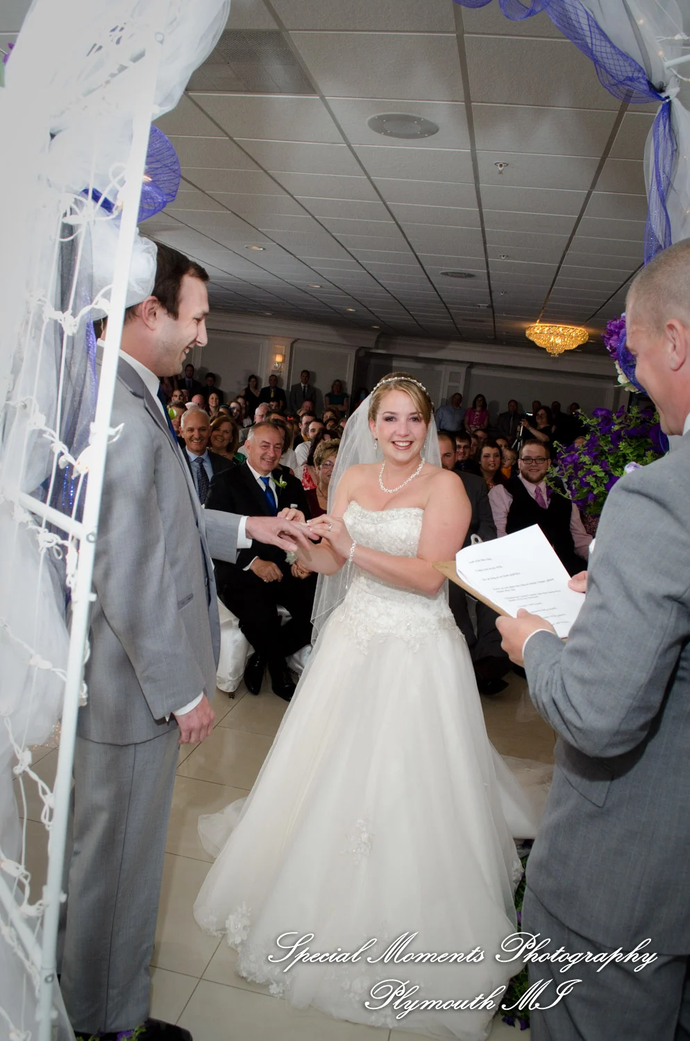 Shelby Gardens Shelby Twp MI wedding photograph