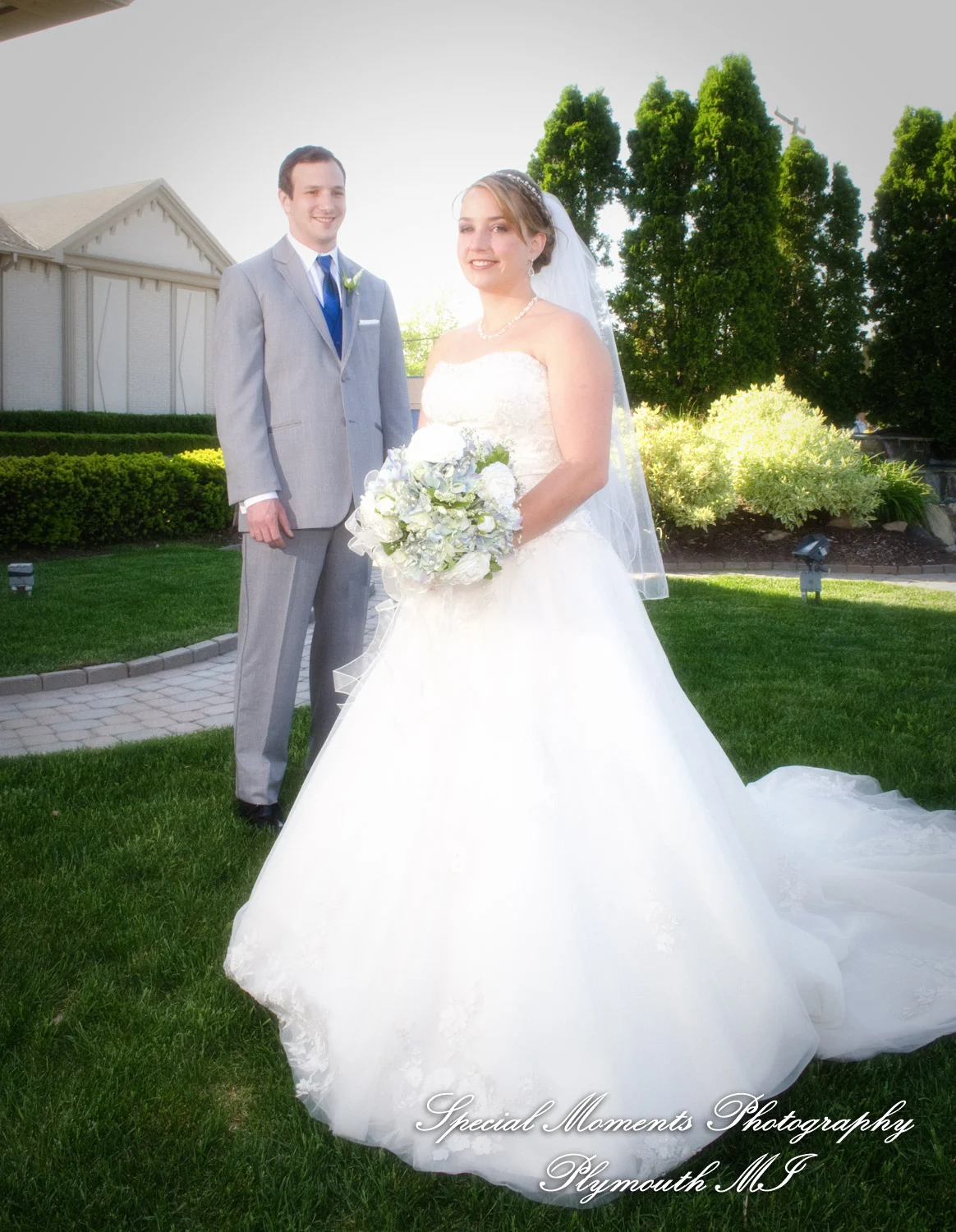 Shelby Gardens Shelby Twp MI wedding photograph