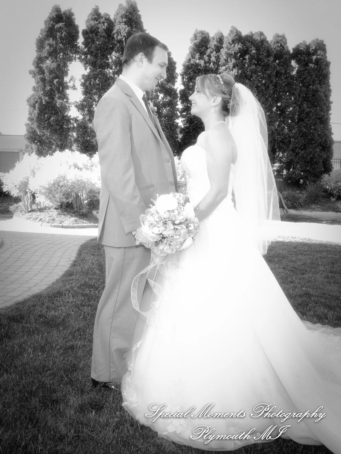 Shelby Gardens Shelby Twp MI wedding photograph
