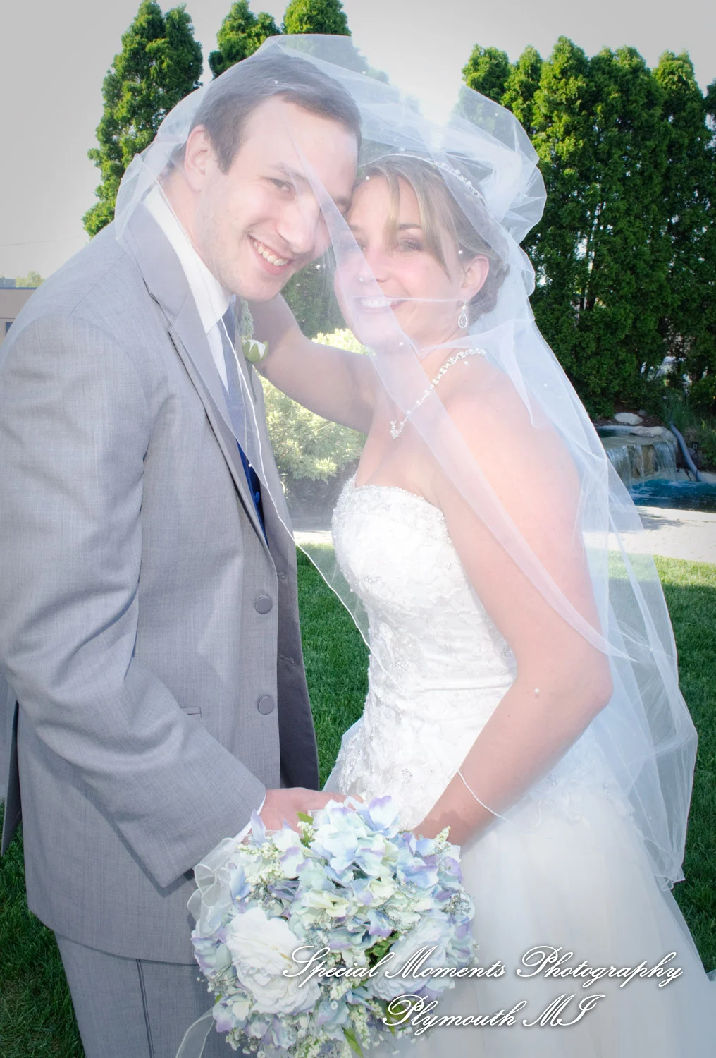 Shelby Gardens Shelby Twp MI wedding photograph
