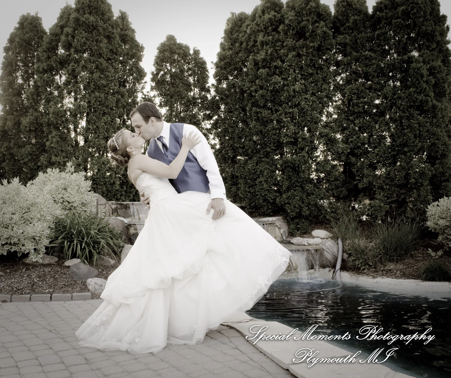 Shelby Gardens Shelby Twp MI wedding photograph