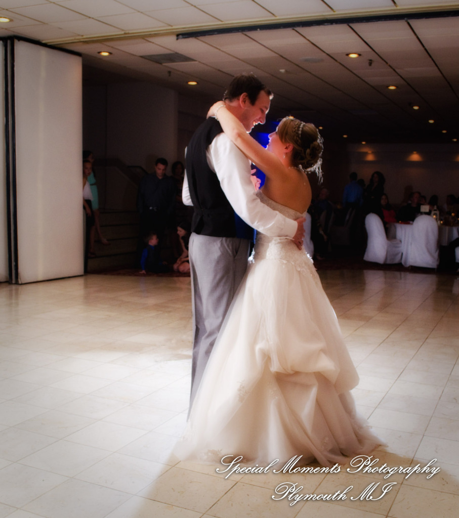 Katherine & Justin at Shelby Banquet Center Shelby Twp MI wedding photograph