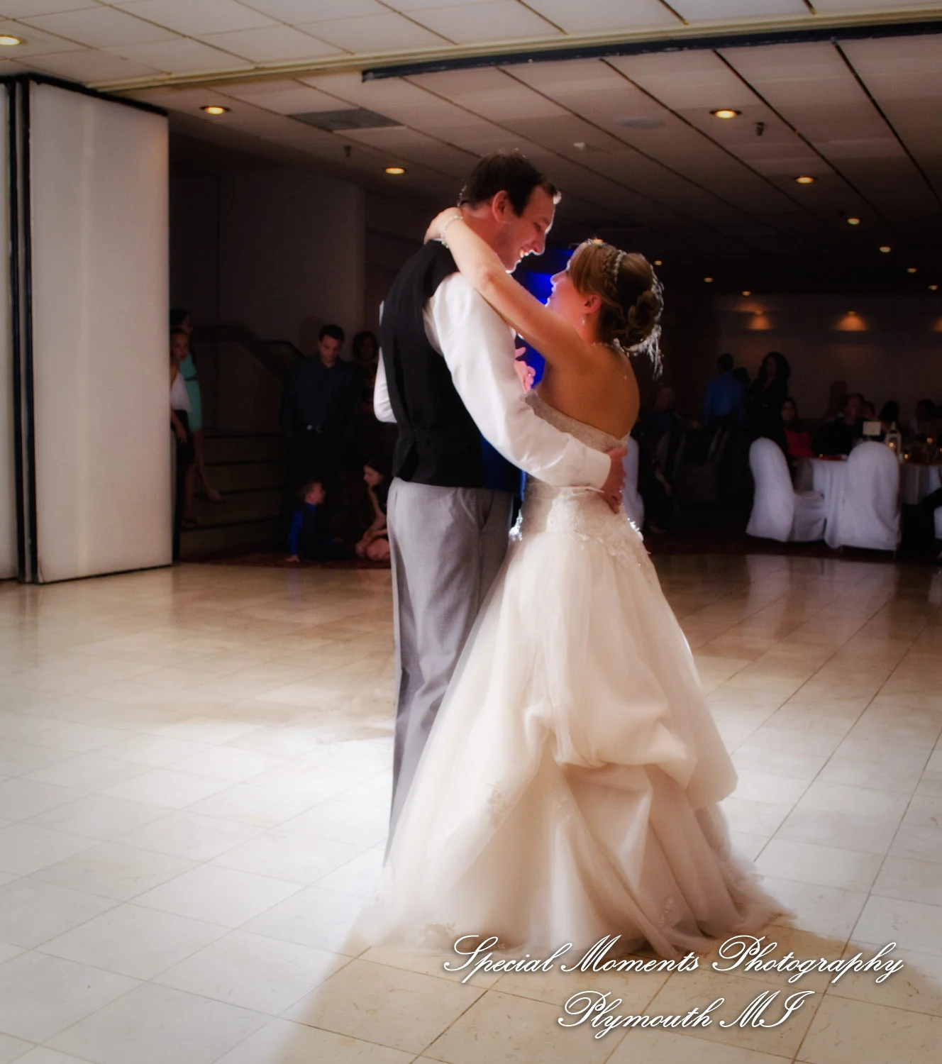 Shelby Gardens Shelby Twp MI wedding photograph
